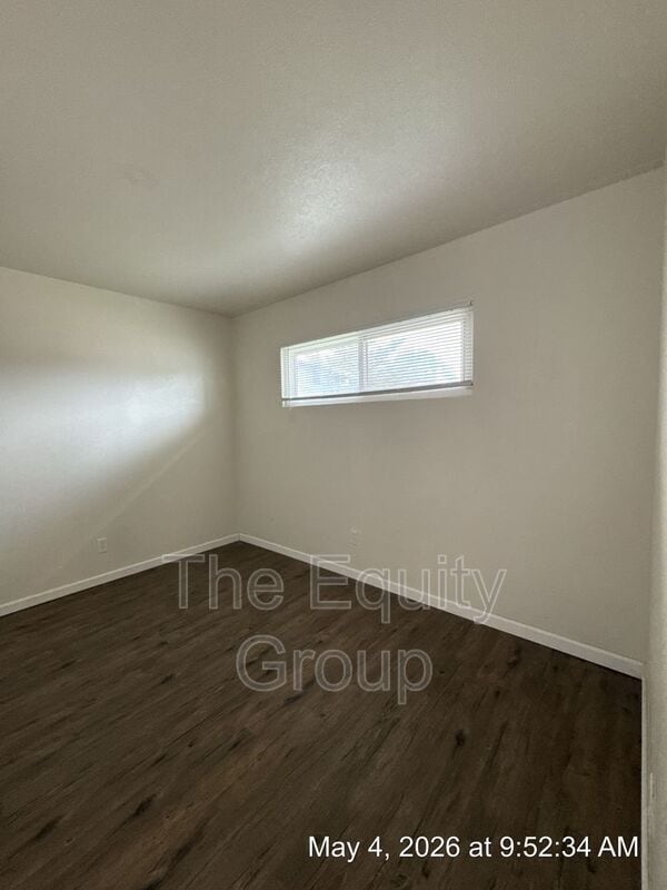 Building Photo - 331 E Elm St