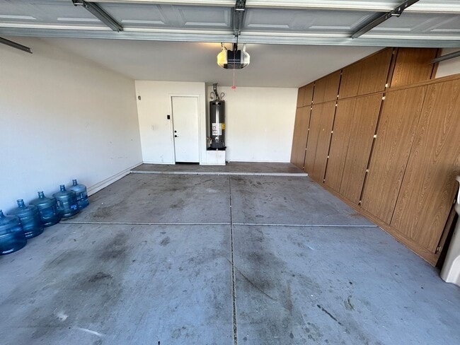 Building Photo - 3 Bed/ 2 Bath Home with Den in Arrowhead Ranch with Pool!