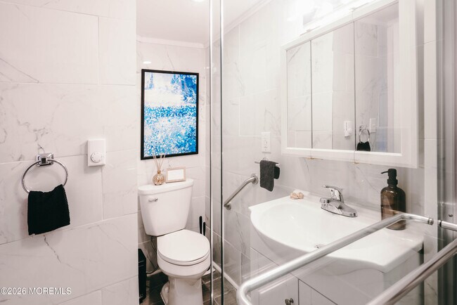 Building Photo - 13 Decatur Ave