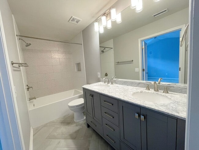 Building Photo - South Park Townhome for Immediate Move-in