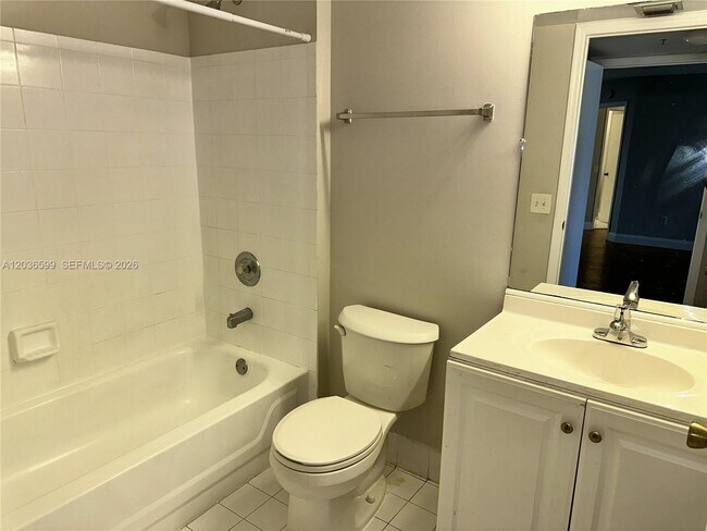 Building Photo - 460 S Park Rd