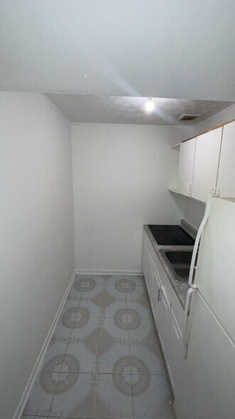 Building Photo - 1750 Kristi Dr