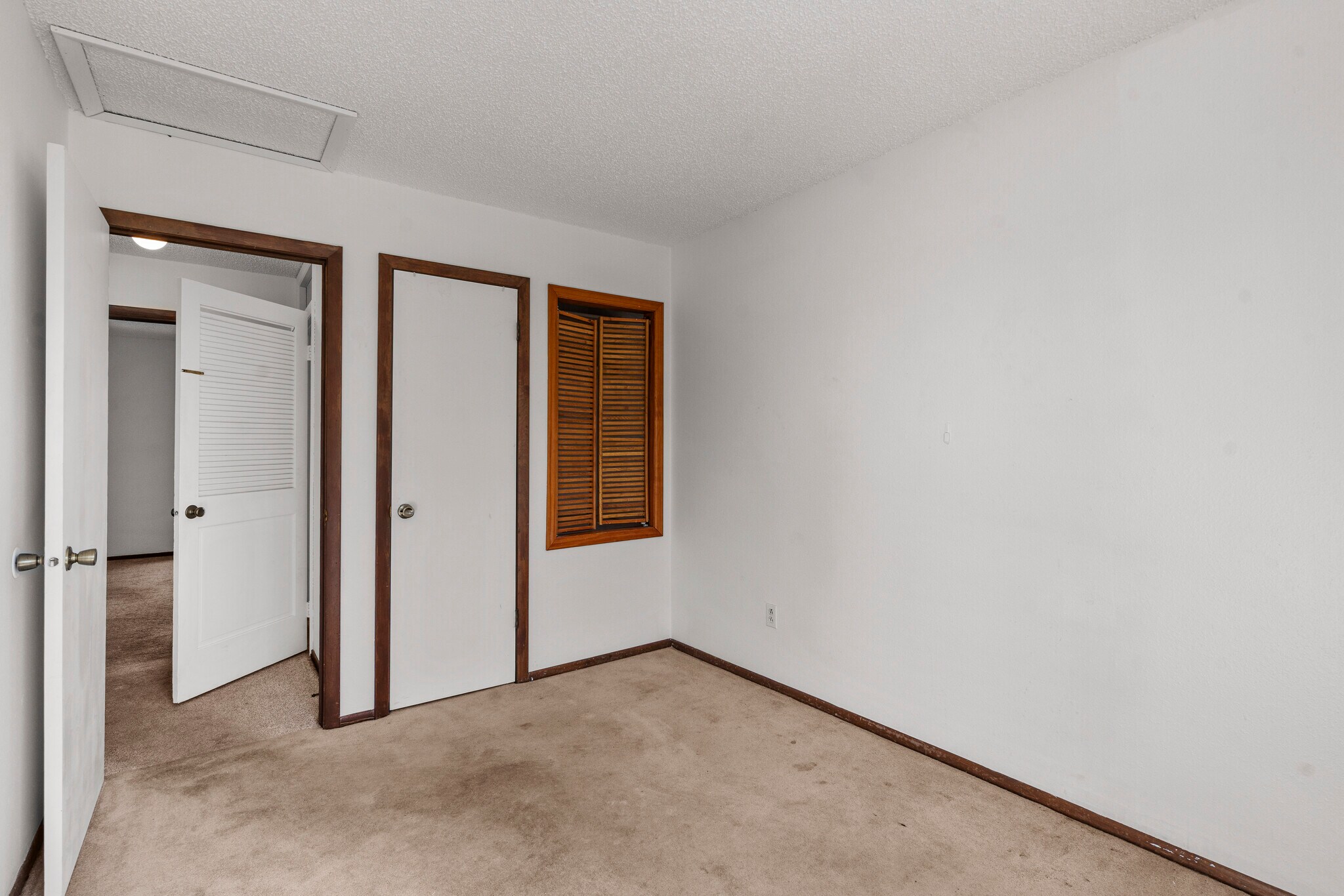 Building Photo - 5916 Wolf Creek Pl