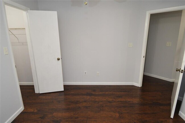 Building Photo - 8635 Mallard Reserve Dr