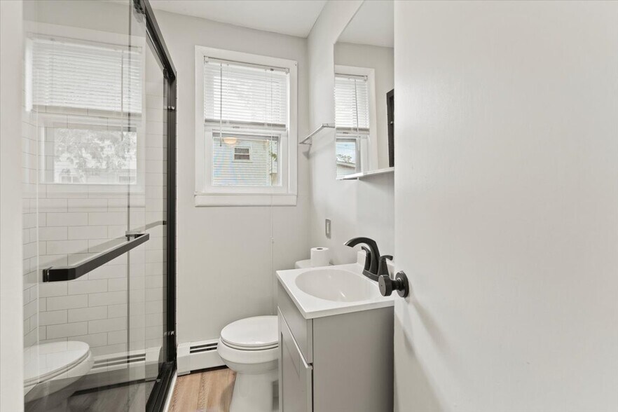 Building Photo - 53 White St