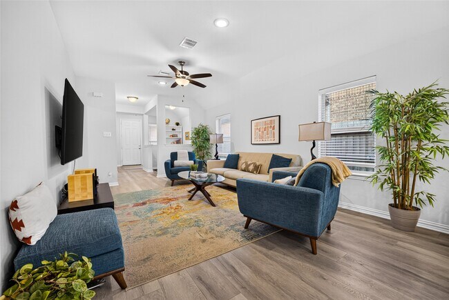 Building Photo - 12823 Silverbank Run Dr