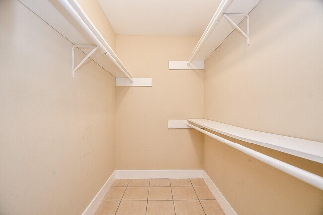 Building Photo - 12655 Mill Wheel Ln