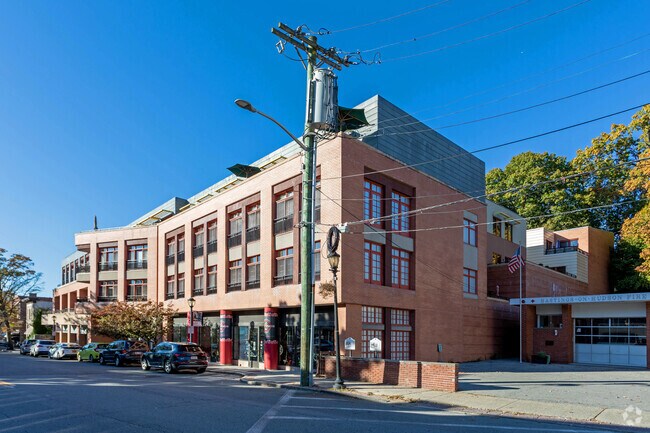Primary Photo - 45 Main St