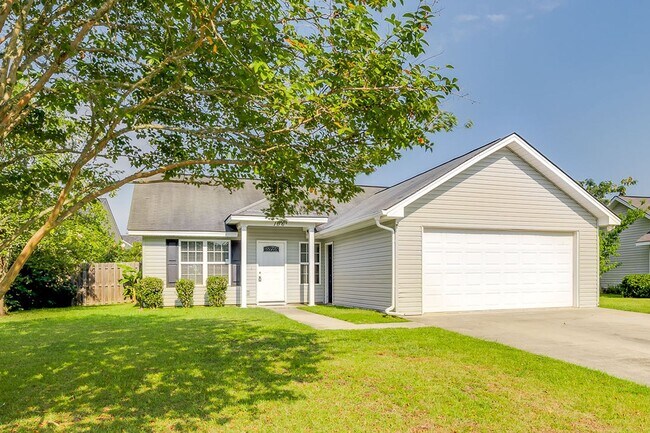 Building Photo - Move-In Ready 3-Bedroom Home with Fenced Backyard in Guyton!
