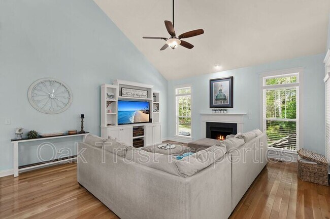 Building Photo - 127 Blackwater Dr