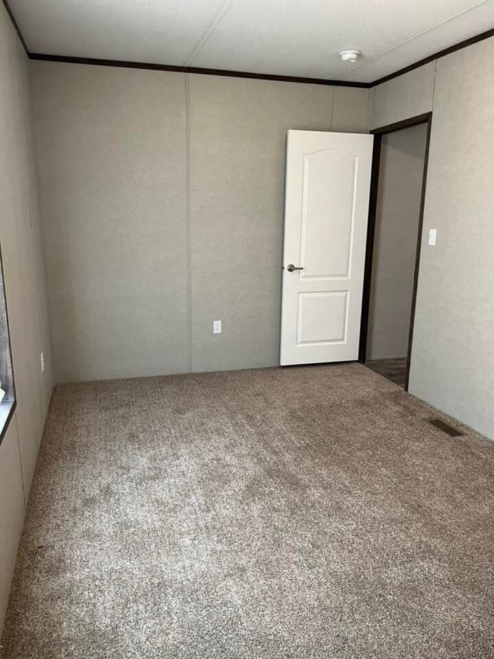 Building Photo - 133 Lillian St