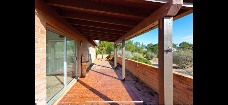 Building Photo - 1012 W Desert Hills Dr