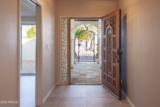 Building Photo - 6945 E Glenrosa Ave