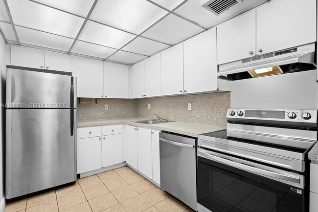 Building Photo - 1800 Sans Souci Blvd