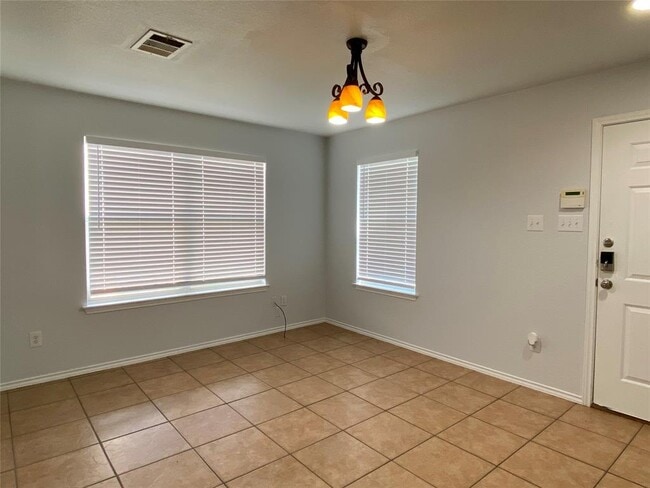 Building Photo - 13308 Dearbonne Dr