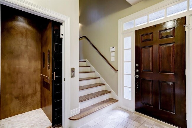 Building Photo - 4235 Bettis Dr
