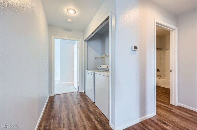 Building Photo - 2325 Windmill Pkwy