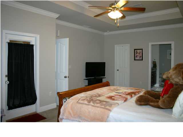 Building Photo - 658 Red Fern Rd