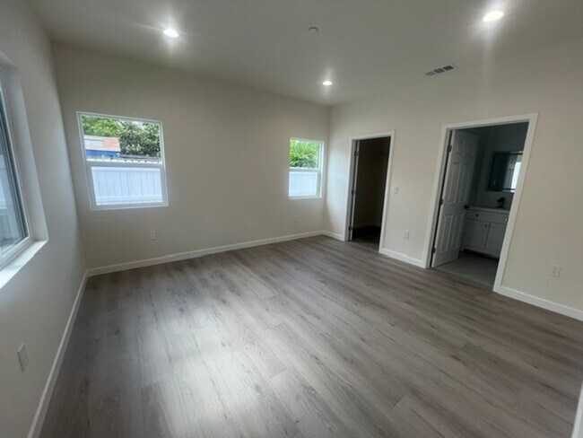 Building Photo - 7317-7321 Garden Grove Avenue
