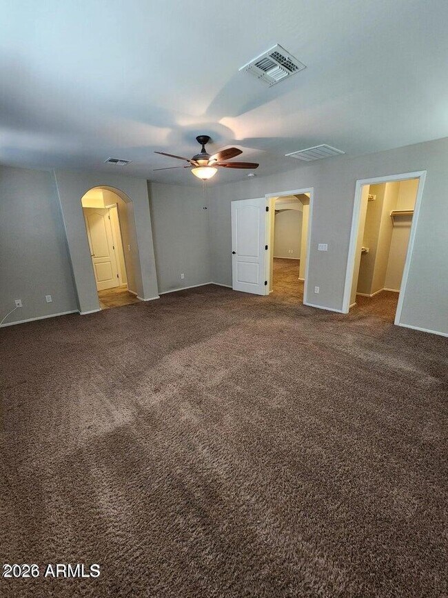 Building Photo - 3816 E Leslie Dr