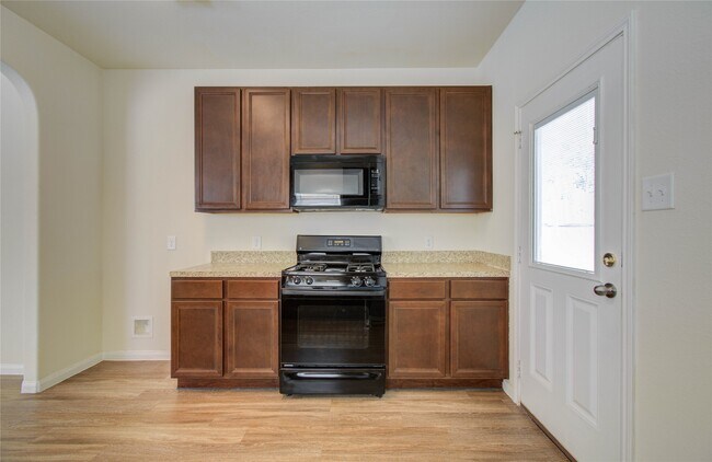 Building Photo - 10410 Solitude Way