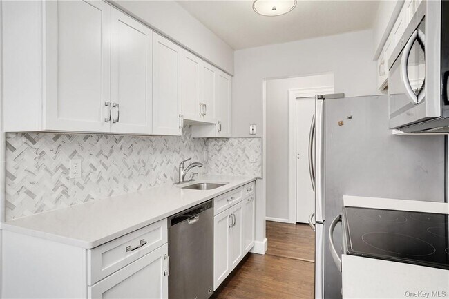 Building Photo - 114 Nottingham Rd