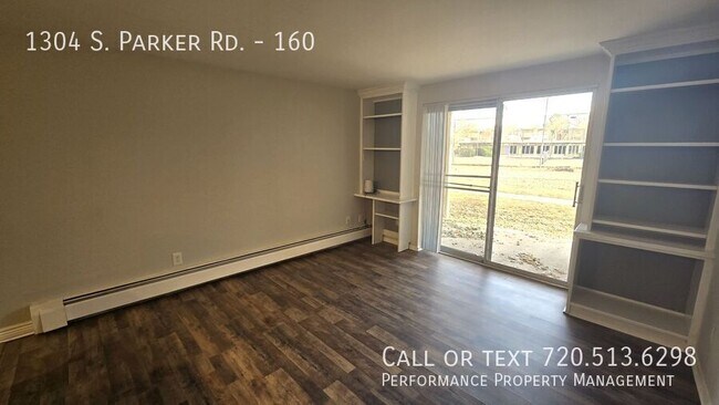 Building Photo - 1304 S Parker Rd