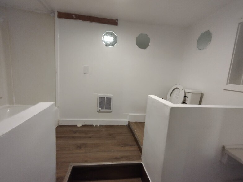 Building Photo - 3159 6th Ave