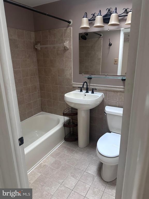 Building Photo - 3555 Churchill Ln