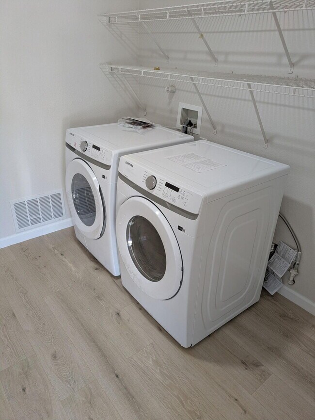 Building Photo - 528 Talladega St SE