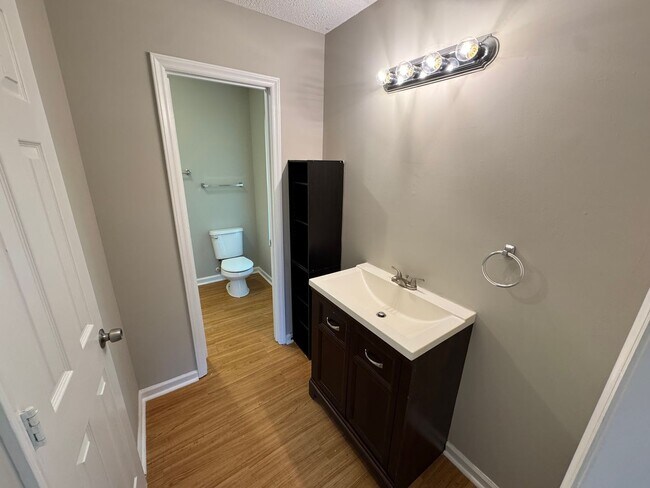 Building Photo - 4 Bed/2 Bath near downtown Clayton