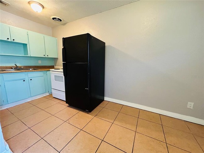 Building Photo - 4632 Ken Knight Dr N