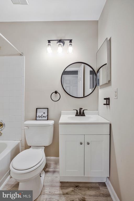 Building Photo - 14669 Cambridge Cir