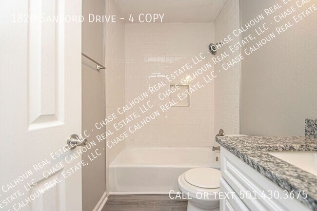 Building Photo - 1820 Sanford Dr
