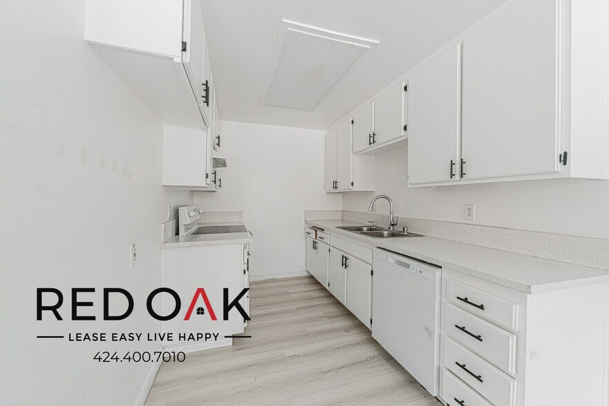 Building Photo - 14255 Tyler St