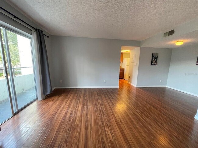 Building Photo - 2579 Countryside Blvd