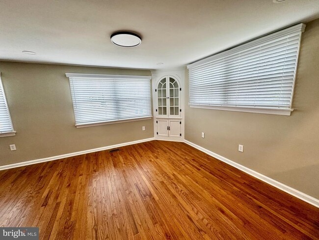 Building Photo - 551 Fern Hill Rd