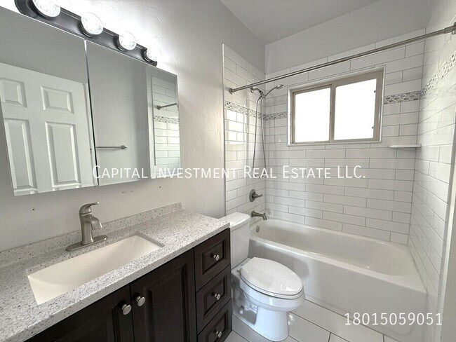 Building Photo - 1386 S 900 W