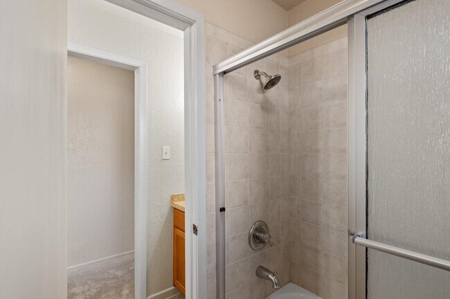 Building Photo - 115 Rhonda Dr