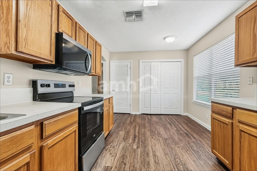 Building Photo - 11134 Lauren Oak Ln