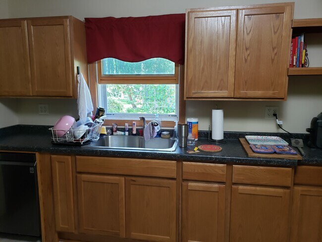 Building Photo - 2267 S Syene Rd