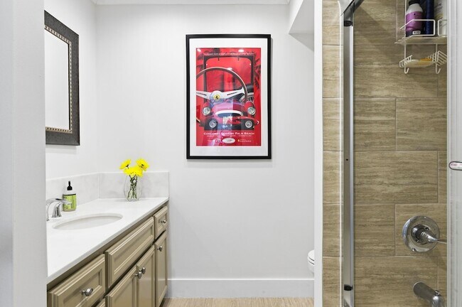 Building Photo - 137 Brackenwood Rd