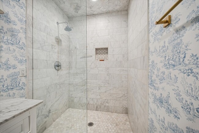 Building Photo - 5822 Doliver Dr