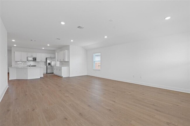 Building Photo - 129 Bruin Paw Dr