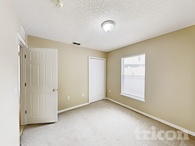 Building Photo - 6836 Playpark Trail W