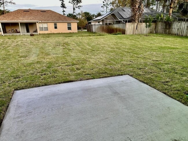 Building Photo - 29 Pineland Ln