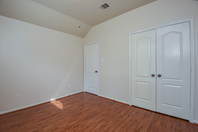 Building Photo - 3217 Mossy Bend Ln