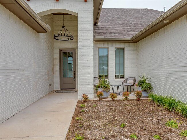 Building Photo - 1433 Sadie Creek Rd