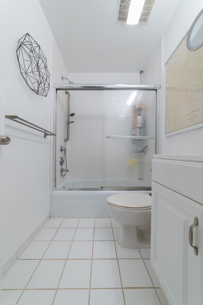 Hallway Bathroom - 11849 Mayfield Ave