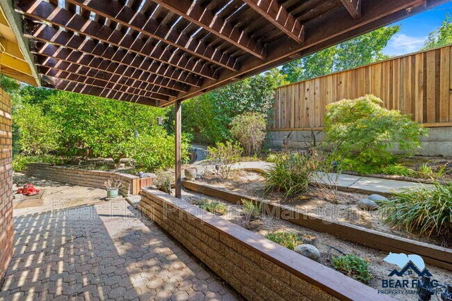 Building Photo - 7919 Ridgemont Dr